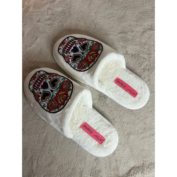 Betsey Johnson Women's Sugar Skull Embroidered Slippers Size 8 - Picture 3 of 4